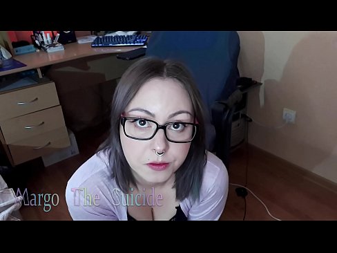 ❤️ Rapariga Sexy com Dildo de Óculos Chupa Profundamente na Câmara Porno real em porno pt.techkoala.top