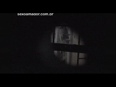 ❤️ Lourinho é filmado secretamente por um voyeur de bairro escondido atrás de tijolos ocos Porno real em porno pt.techkoala.top